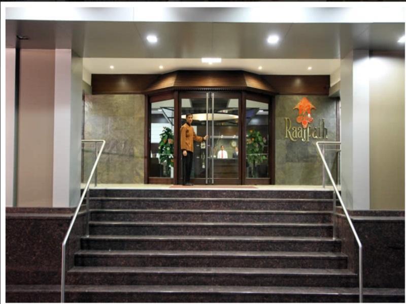 Clubhouse Hotel Raajpath Vadodara Bagian luar foto